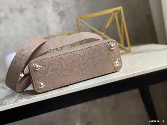 WIS VUITTON LOUIS CAPUCINES BB 0530